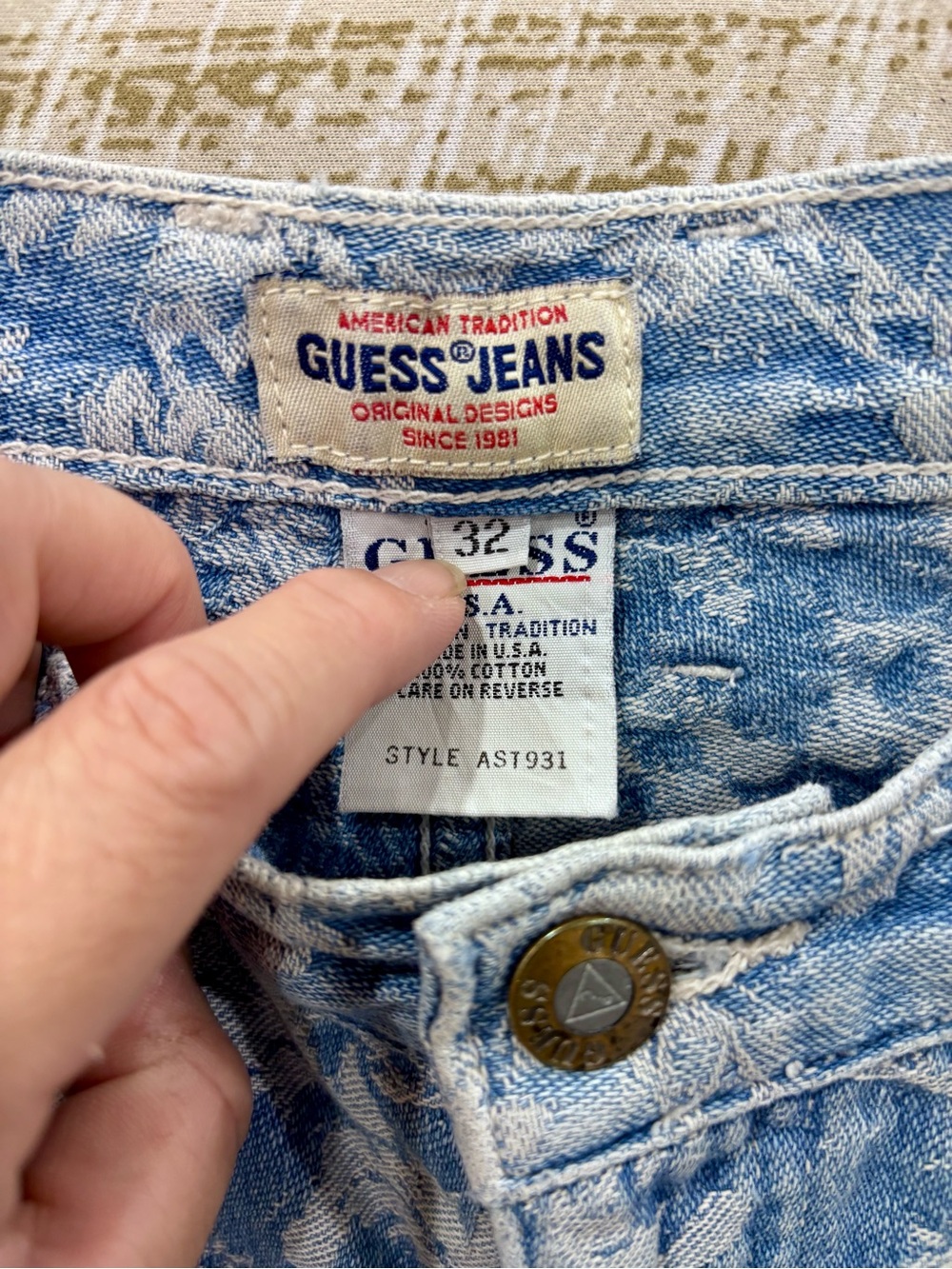 Rare vintage Guess Blue Floral-Print Denim Shorts - Picture 4 of 4
